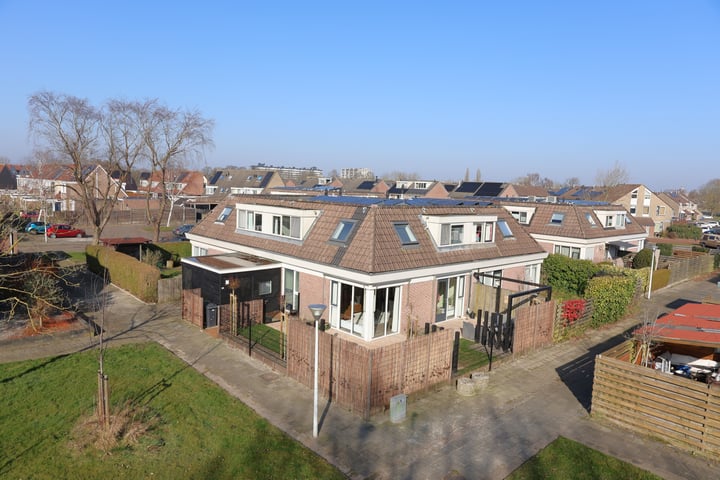 Photo of property Wilgeroosje 18, Sneek