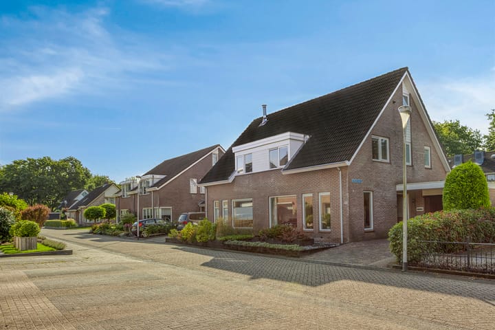 Wilgeroosje 42 in Heino