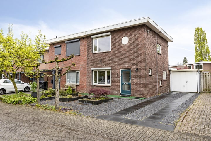 Wilhelminakanaalstraat 5 in Best