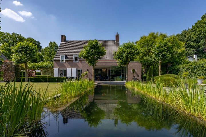 Wilhelminalaan 1 in Oisterwijk foto