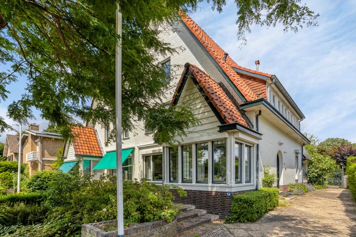 Wilhelminalaan 96 in Roermond foto