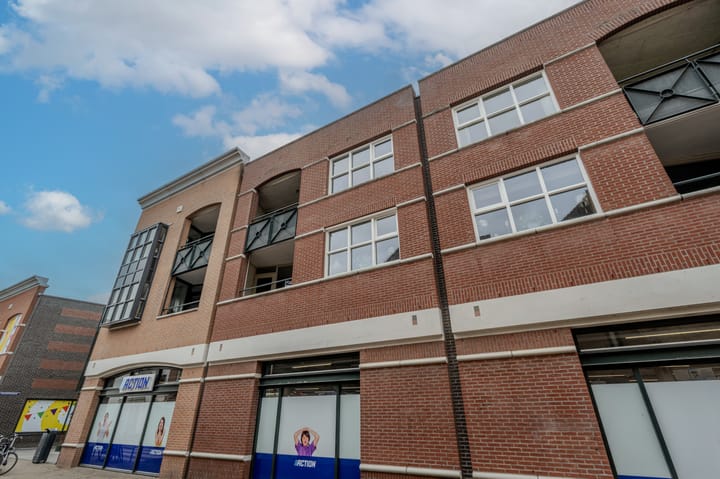 Photo of property Wilhelminaplein 27, Oud-Beijerland