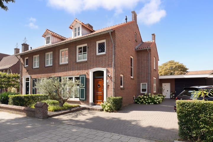 Wilhelminastraat 12 in Waalwijk
