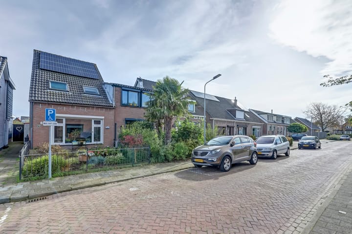 Wilhelminastraat 18 in Krabbendijke