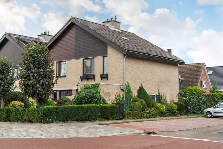 Willem-Alexanderstraat 74 in Aalsmeer