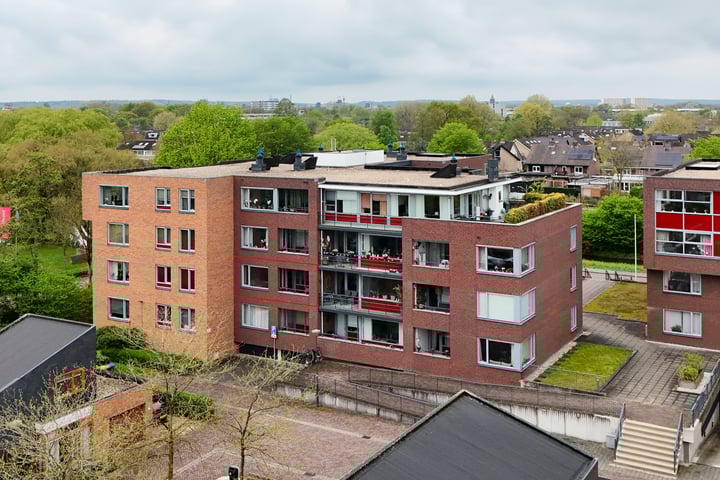 Photo of property Willem Barentszstraat 151, Veenendaal