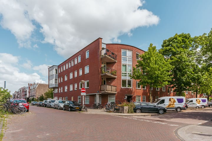 Willem Beukelsstraat 1F in Amsterdam photo