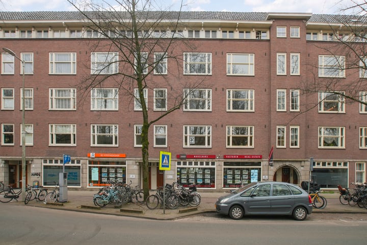 Willem de Zwijgerlaan 121-2 in Amsterdam photo