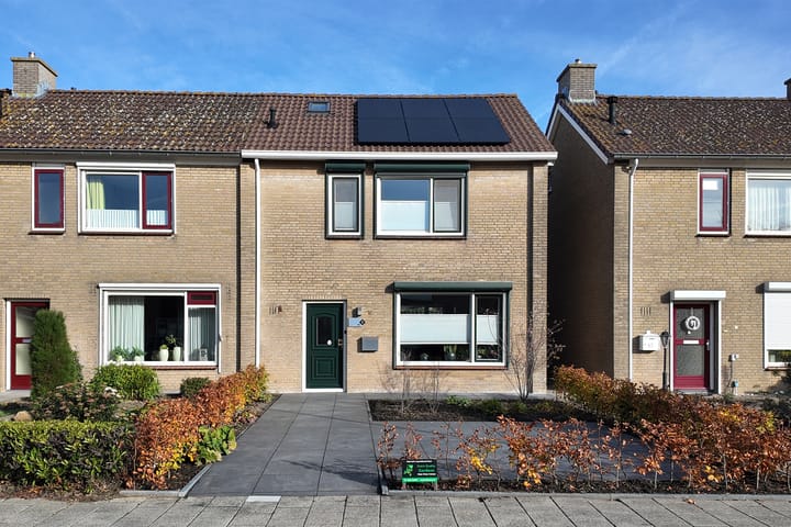 Photo of property Willem de Zwijgerstraat 8, Fijnaart