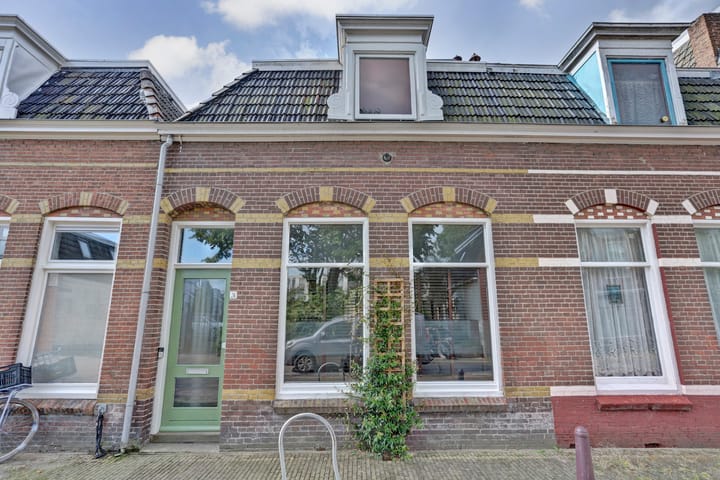 Willem Loréstraat 26 in Leeuwarden foto