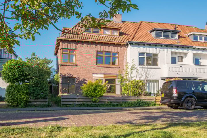 Willem van de Veldekade 6 in Heemstede