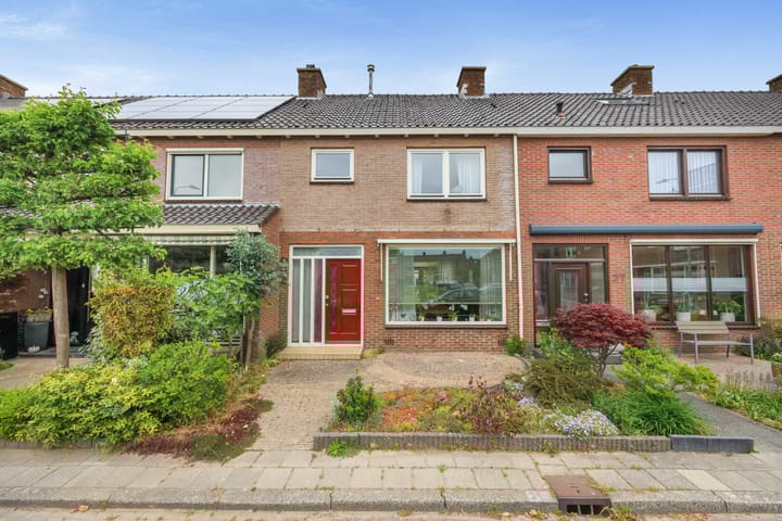 Photo of property Willem van Velsenstraat 35, Heemskerk