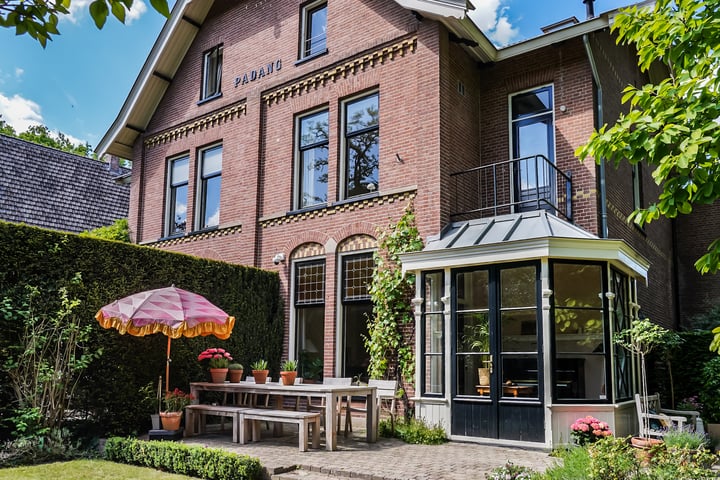 Photo of property Willemslaan 16, Bussum