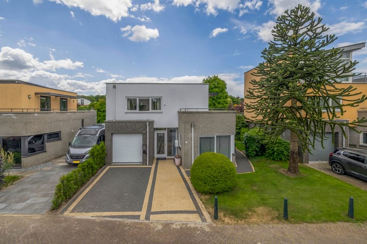 Wim Sonneveldstraat 17 in Waalwijk