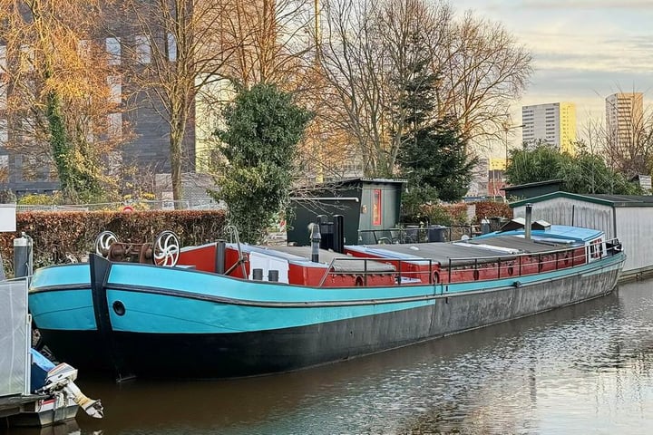 Winschoterdiep 1048 in Groningen