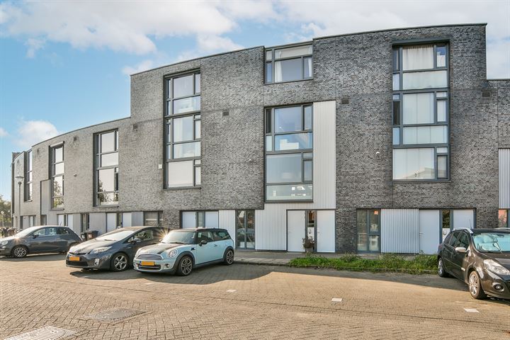 Photo of property Winterpark 68, Nieuw-Vennep