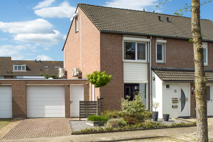 Photo of property Witvrouwsberg 34, Veldhoven