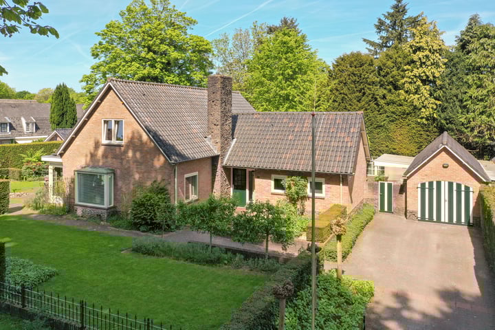 Woensbergweg 1 in Huizen