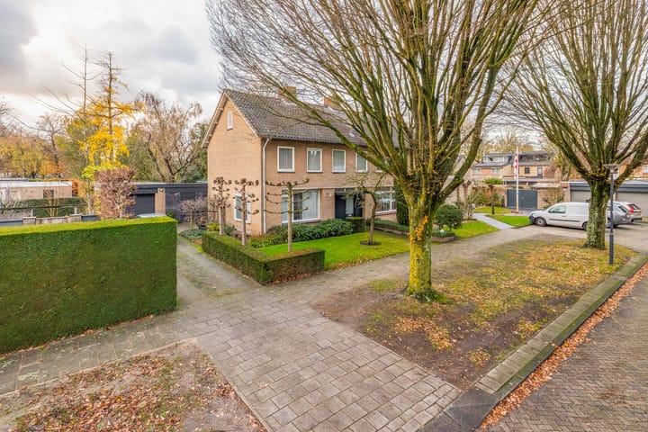 Photo of property Woeringenlaan 37, Waalwijk