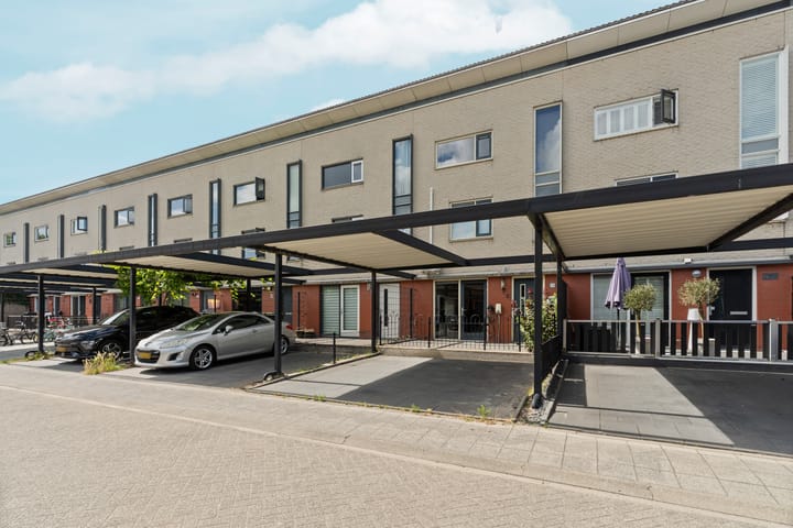 Woestduijnstraat 73 in Almere foto