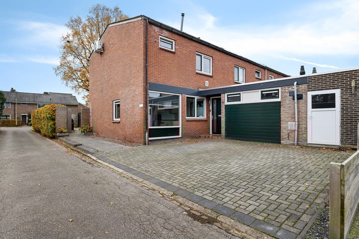 Photo of property Wollegras 1, Emmen