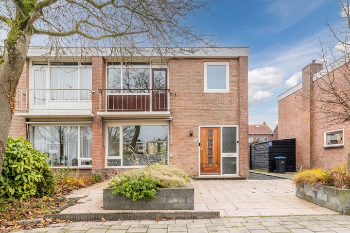 Worp Tjaardastraat 121 in Sneek