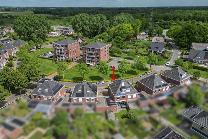 Woudhuizerallee 180 in Apeldoorn