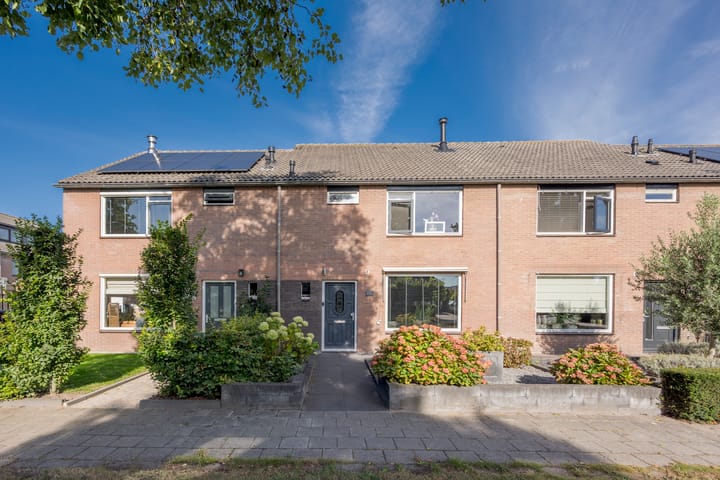 Photo of property Wouter Blomstraat 44, Nijkerkerveen