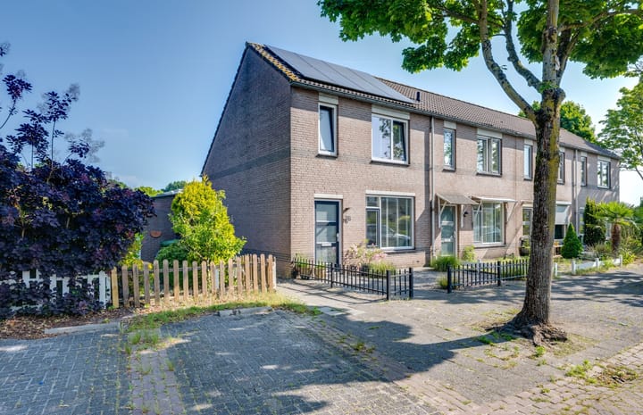 Wouwerbroek 76 in Rijen