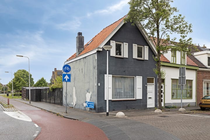 Wouwsestraat 1 in Steenbergen