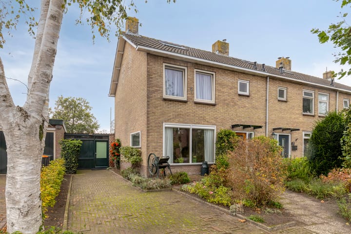 Photo of property Wuiver 36, Spanbroek