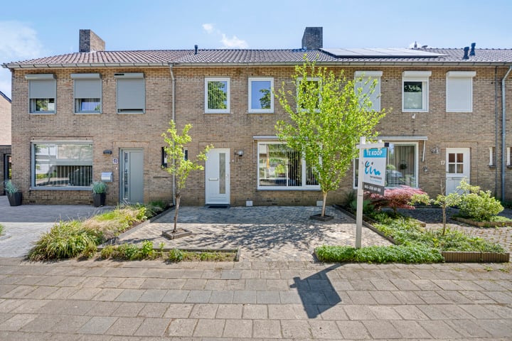 Online Woningbrochure für www.desireleesensstraat15.nl