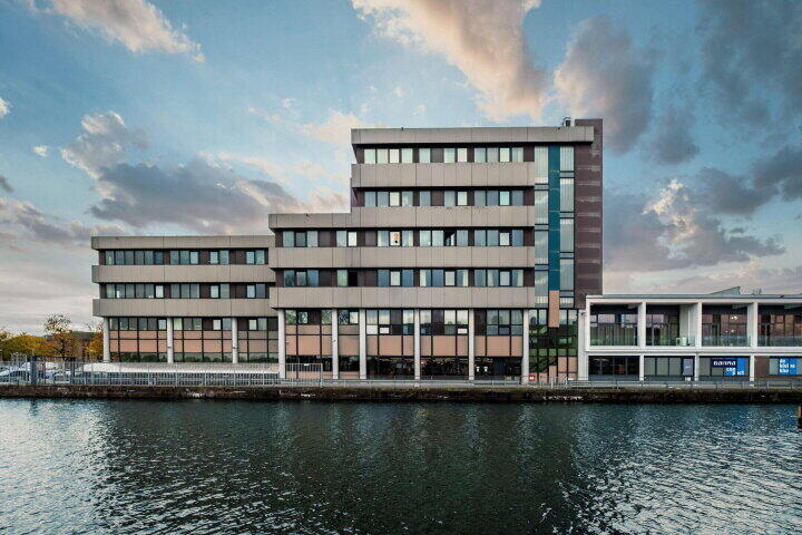 Online Woningbrochure voor www.willemdezwijgerlaan334d11.nl