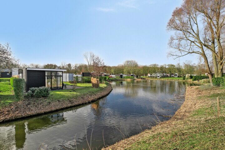 Online Woningbrochure voor www.zuiderweg2-94a.nl
