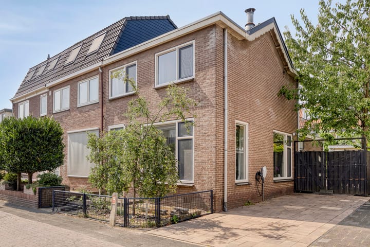 Photo of property Zadelstraat 27, Hilversum