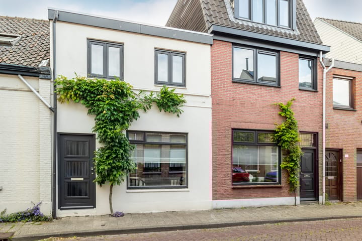Photo of property Zandbergweg 122, Breda