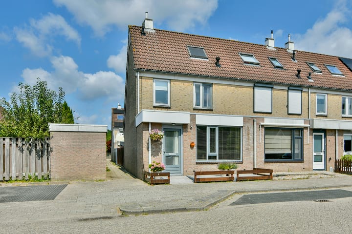 Zandbos 16 in Hoofddorp