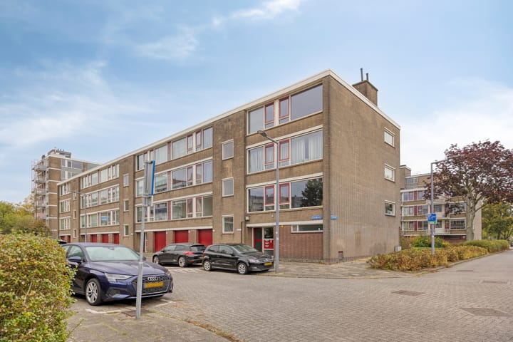 Zandkreek 144 in Rotterdam