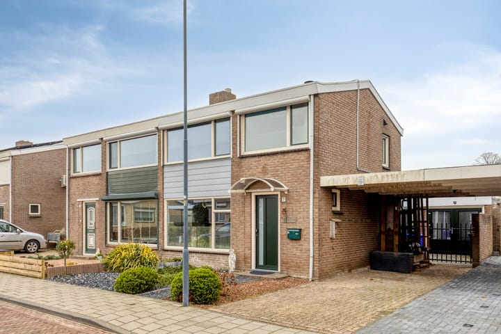 Photo of property Zandkreekstraat 7, Lewedorp