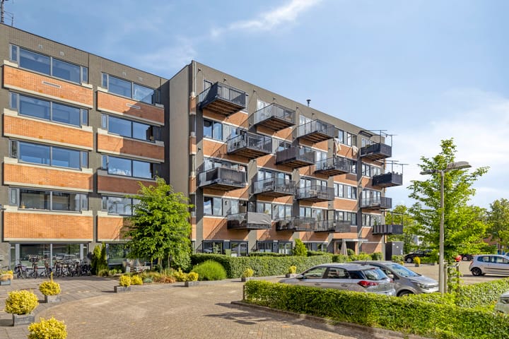 Zandsteen 91 in Hoorn