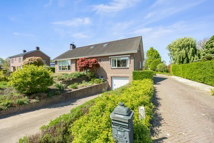 Zandstraat 24 in Beneden-Leeuwen