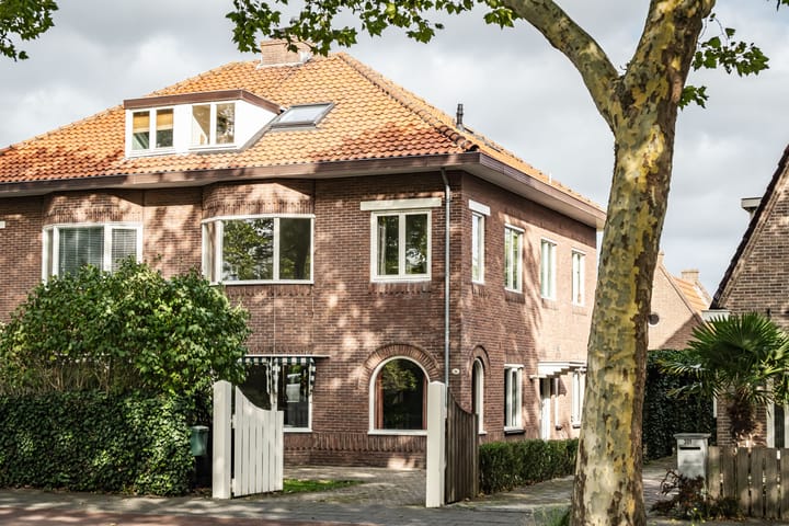 Photo of property Zandvoortselaan 299, Bentveld