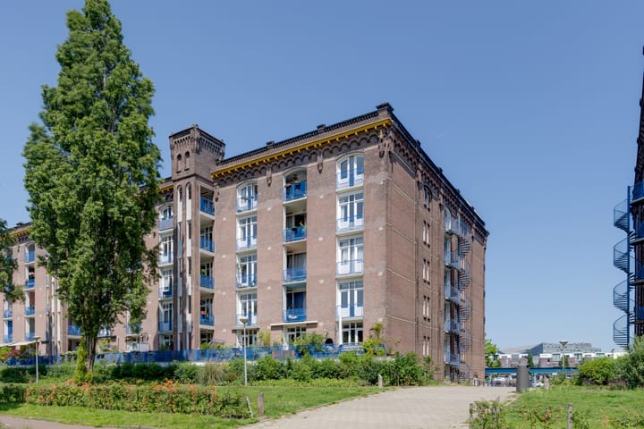 Zeeburgerkade 354 in Amsterdam