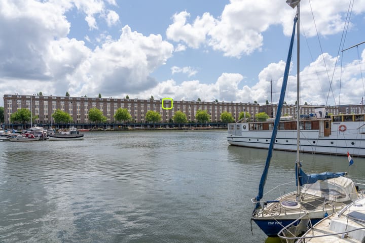 Zeeburgerkade 586 in Amsterdam