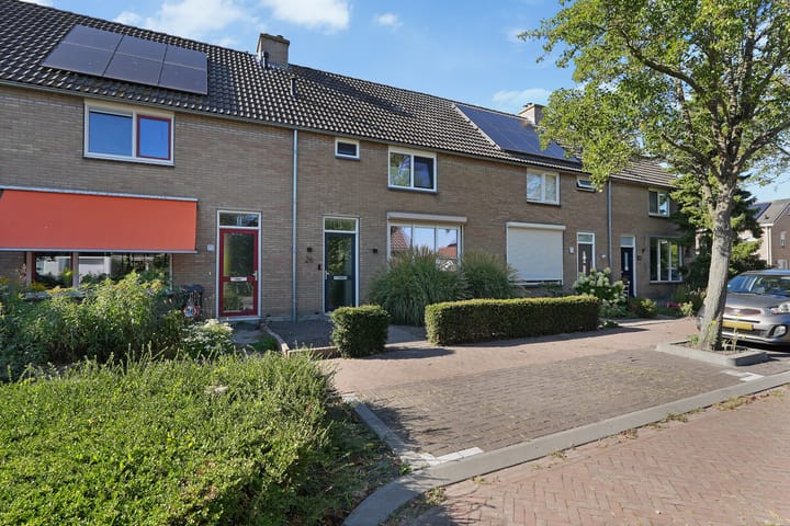 Photo of property Zeeburgstraat 26, Nieuw- en Sint Joosland