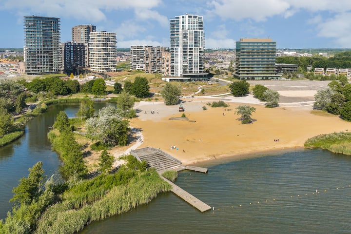 Zeeduinweg 542 in Almere foto