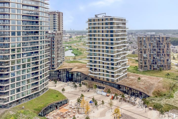 Zeeduinweg 698 in Almere