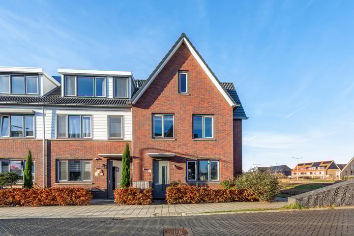 Photo of property Zeekool 2, Roelofarendsveen