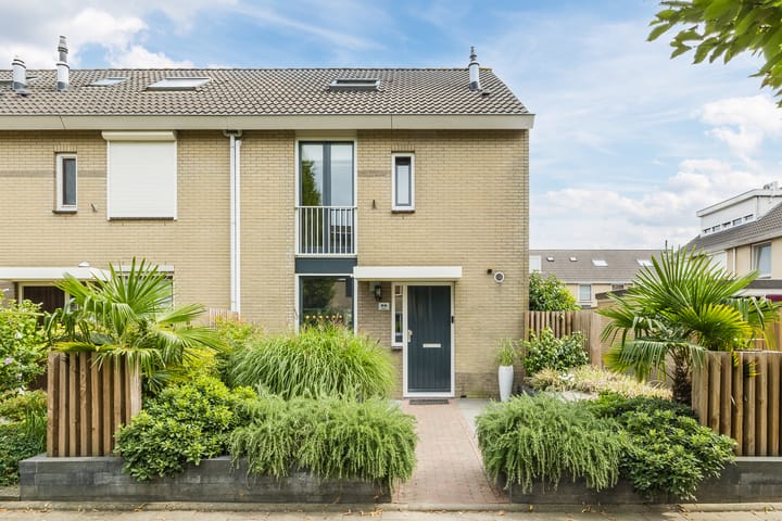 Photo of property Zeemanstraat 25, Ridderkerk