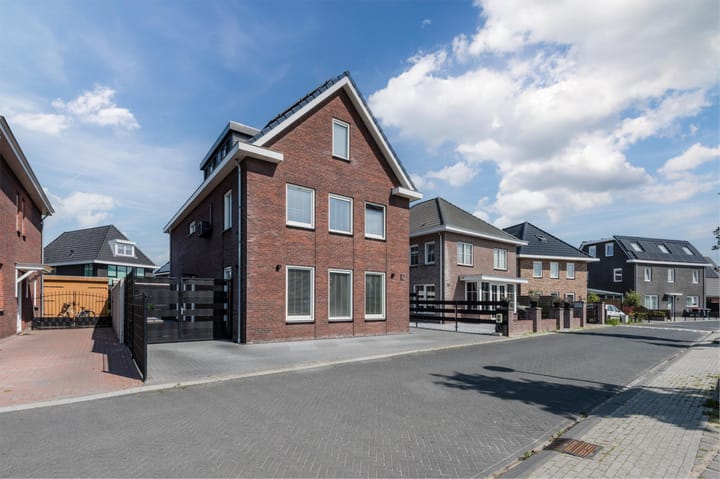 Zeepkruidstraat 12 in Lelystad foto